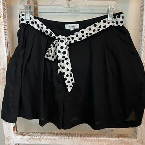 Nicole Miller Black Pleated shorts with Polka Dot Tie